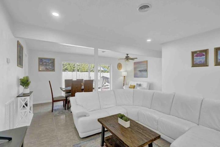 Beautiful 4 Bedrooms/Pool/Walk To Beach ディアフィールド・ビーチ エクステリア 写真