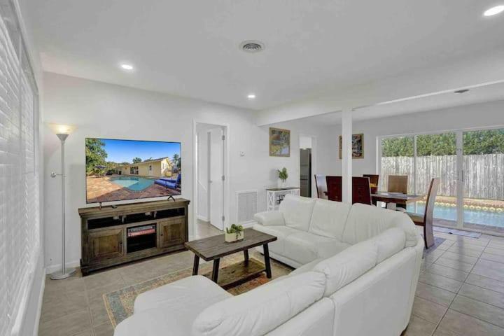 Beautiful 4 Bedrooms/Pool/Walk To Beach ディアフィールド・ビーチ エクステリア 写真