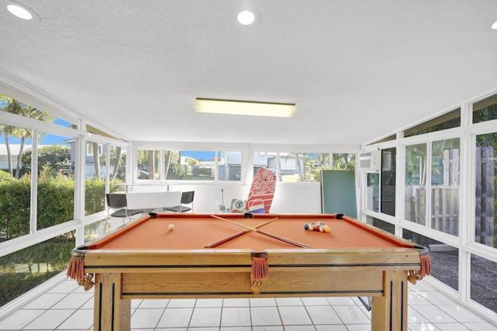 Beautiful 4 Bedrooms/Pool/Walk To Beach ディアフィールド・ビーチ エクステリア 写真