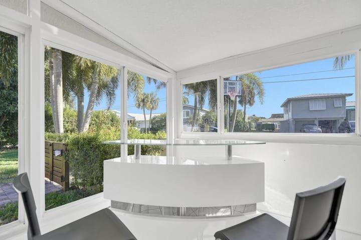 Beautiful 4 Bedrooms/Pool/Walk To Beach ディアフィールド・ビーチ エクステリア 写真