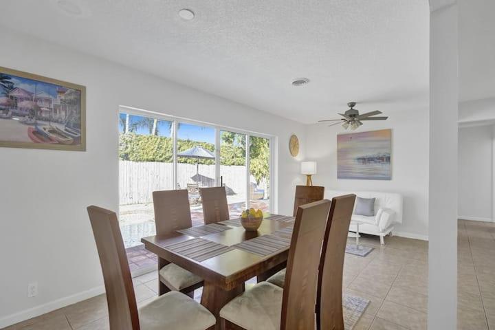 Beautiful 4 Bedrooms/Pool/Walk To Beach ディアフィールド・ビーチ エクステリア 写真